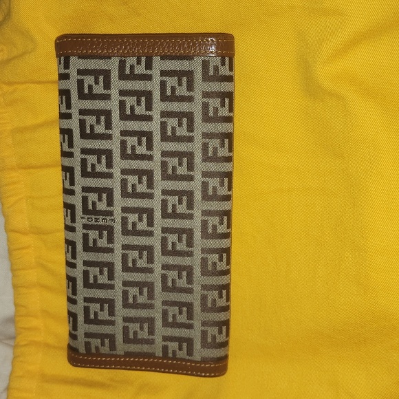 ✅️100% Authentic Fendi Wallet - Picture 6 of 8